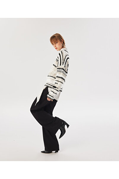 Twist Cream Colored Knitwear Sweater