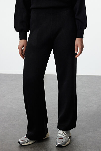 Trendyol Collection Fekete széles szabású léggömb ujjú kötöttáru alsó-felső szett TWOAW24AU00067