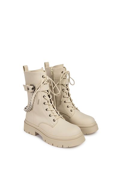 Twist Chain Detailed Boots