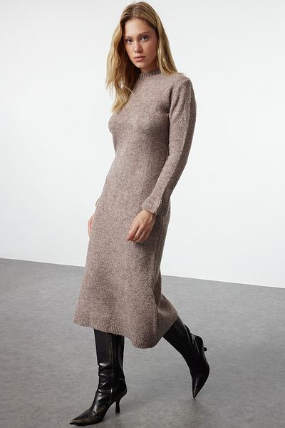 Trendyol Collection Πλεκτό Φόρεμα Midi Boucle - Mink, TWOAW25EL00049