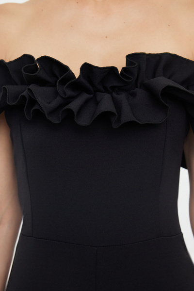 Trendyol Collection Tkaná kombinéza s černým volánovým límečkem TPRSS23TU00013