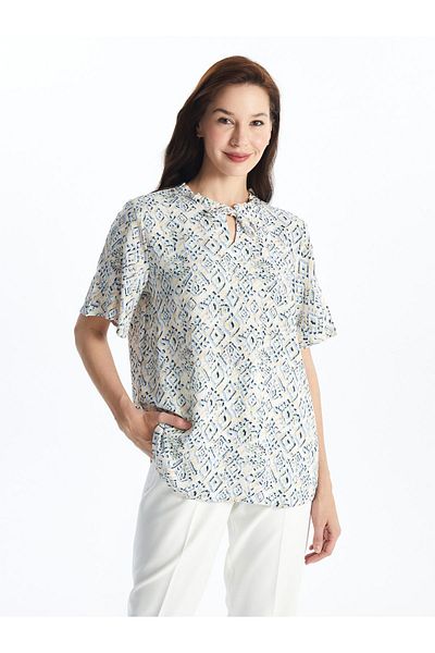LC Waikiki Kurzärmlige Damenbluse mit Bindekragenmuster