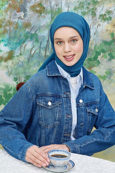 Qef Light Touch Scarf Petrol Blue