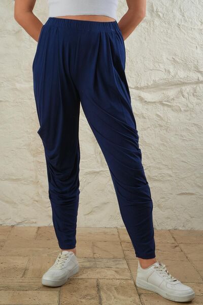 CrazyShopping Зручний крій - жіночі штани з плісированими боками та поясом