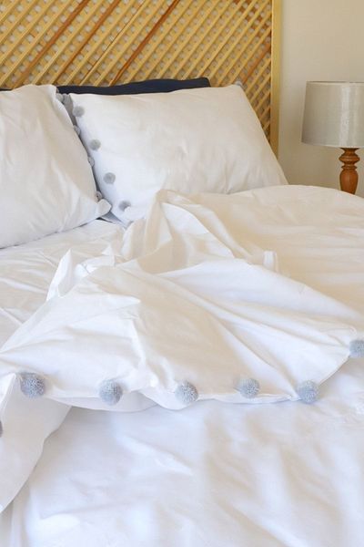 Tekstil Home Set de husă de pilotă dublă de lux, albă, cu pompon gri Hotel Series