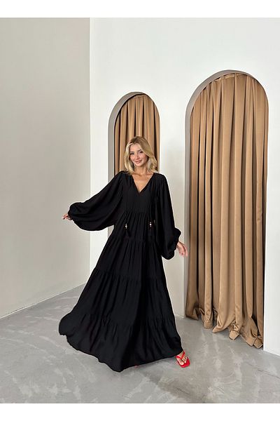Laluvia Schwarzes Maxi-Bohemien-Kleid mit V-Ausschnitt und Ballonärmeln