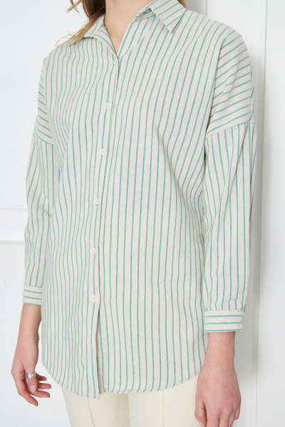 armonika قميص أساسي طويل مخطط باللون الأخضر الفاتح للنساء ARM-24K001061