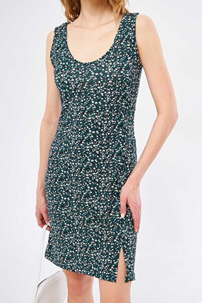 armonika Dámské černé šaty Ikosidio přiléhavé na tělo bez rukávů přední rozparek Mini-délka ARM-24Y001045