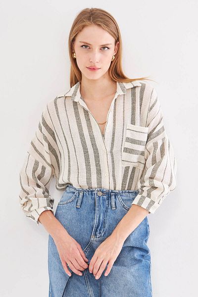 armonika Khakifarbenes, langärmliges, gestreiftes Oversize-Damenhemd mit Plissee-Rückendetail - ARM-24Y001053