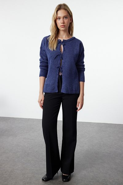 Trendyol Collection Pulover și cardigan din tricotaje indigo cu textura moale - Detaliu panglică/fundă TWOAW25KZ00159