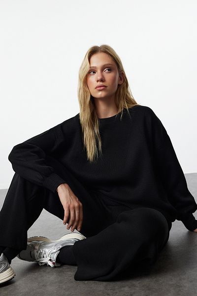 Trendyol Collection Fekete széles szabású léggömb ujjú kötöttáru alsó-felső szett TWOAW24AU00067