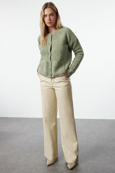 Trendyol Collection Mintfarbener Strickcardigan mit Taschen - Boucle TWOAW25HI00126