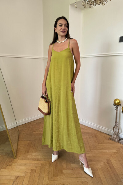 Miyore فستان أوليف ماكسي بحمالات