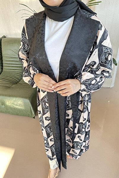 Sawosh Black Flower Pattern Double Breasted Belted Cap White