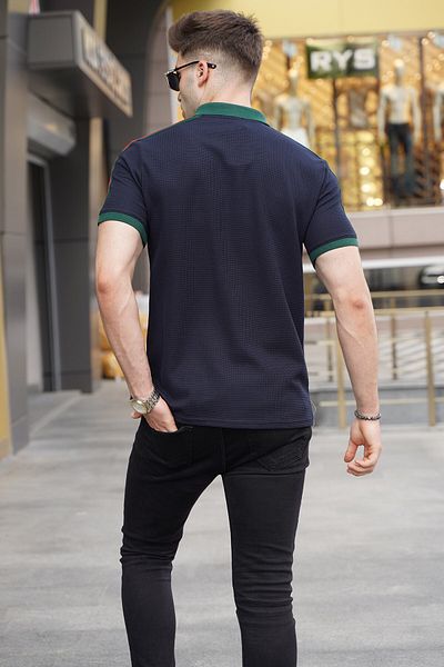 Madmext Marineblaues T-Shirt mit gestreiftem Polokragen und Ärmeln 5888
