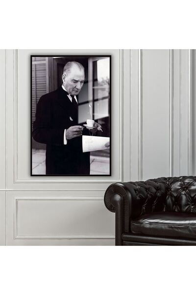 GAAGART Metal Çerçeveli Temperli Cam Ofis Tablosu Kahve İçen Atatürk