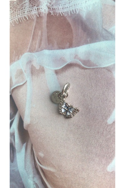 Aurora Volenta Shop Kelebek Charm Sallantılı