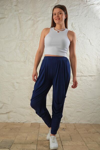 CrazyShopping Зручний крій - жіночі штани з плісированими боками та поясом