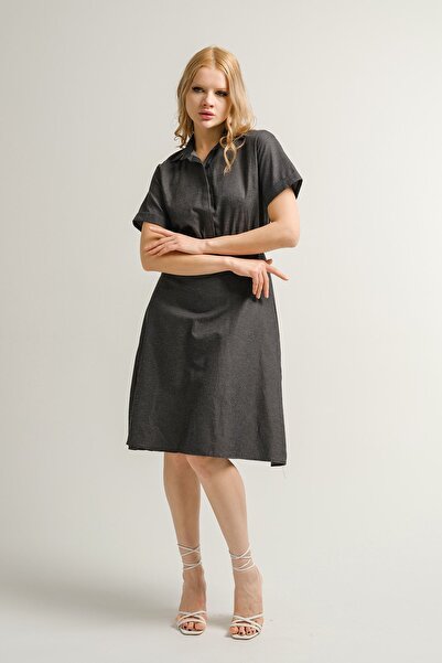 armonika Dámské antracitové šaty s elastickým pasem s krátkým rukávem-23y001070