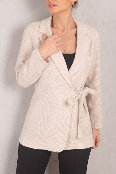 armonika Kadın Bej Yandan Bağlamalı Balık Sırtı Desenli Kaşe Ceket ARM-24K001009