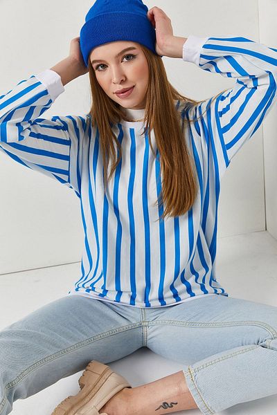 armonika Blau gestreiftes Damen-Sweatshirt mit rundem Kragen und Oversize-Ausschnitt ARM-22Y001191