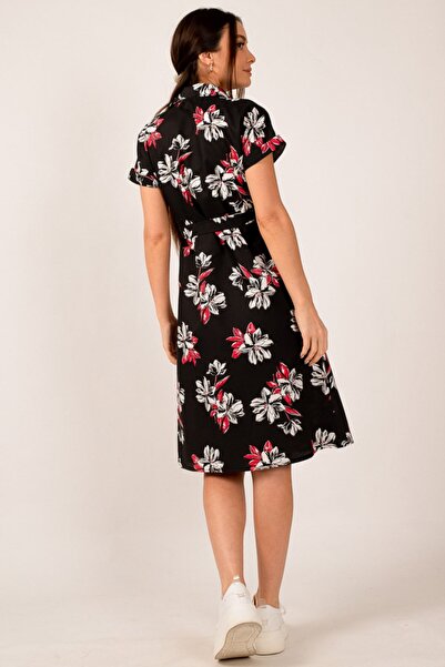 armonika Dámské černé velké květinové košilové šaty s krátkým rukávem s páskem ARM-22Y001007