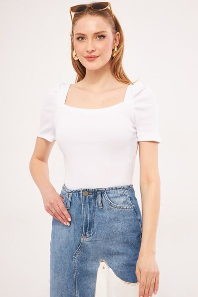 armonika بلوزة نسائية بيضاء من الأمام والخلف وياقة مربعة وأكمام البطيخ ARM-24...