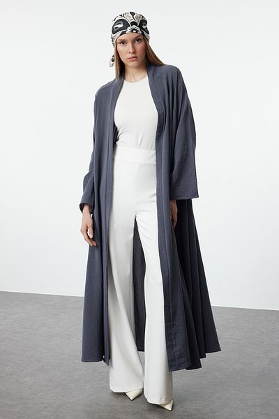 Trendyol Modest Anthrazitfarbenes, zerknittertes Gewebe - Mütze, Ferace und Abaya TCTSS24KF00047