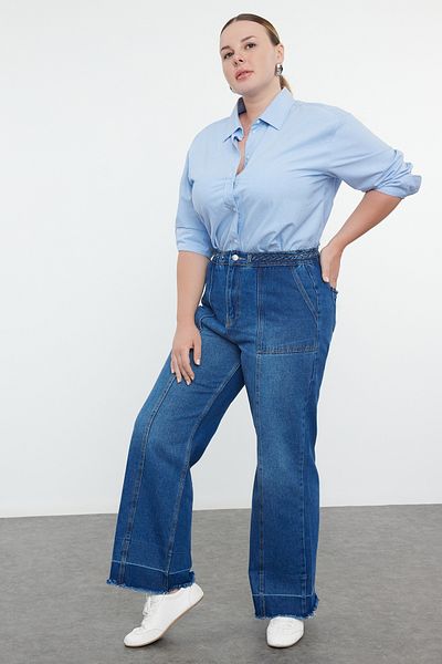 Trendyol Curve Jenas mit hoher Taille und weitem Bein, Kermeri-Strickdetail, große Größe - Blau TBBAW25CJ00018