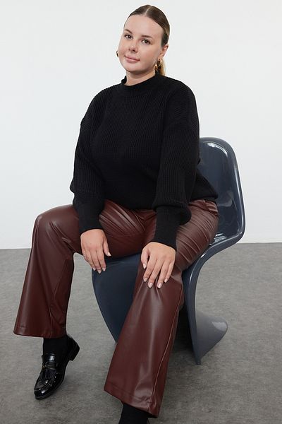 Trendyol Curve Crew Neck Black Knitwear Sweater - TBBAW25AN00022