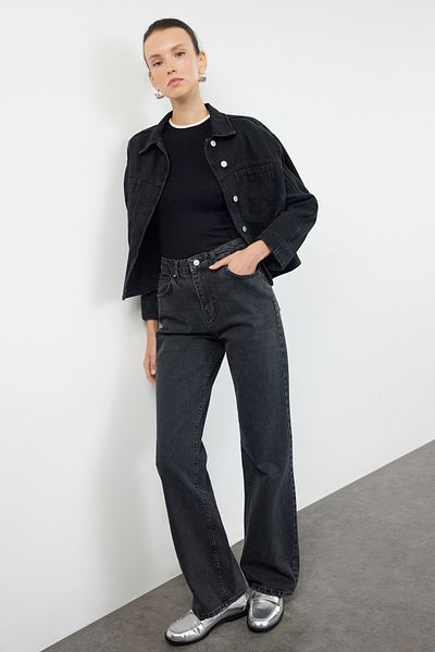 Trendyol Collection Czarne dżinsy z szerokimi nogawkami i wysokim stanem - TWOAW25JE00089