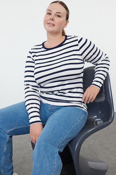 Trendyol Curve قماش ناعم لزج ممتاز - بلوزة مرنة مخططة باللون الأزرق الداكن