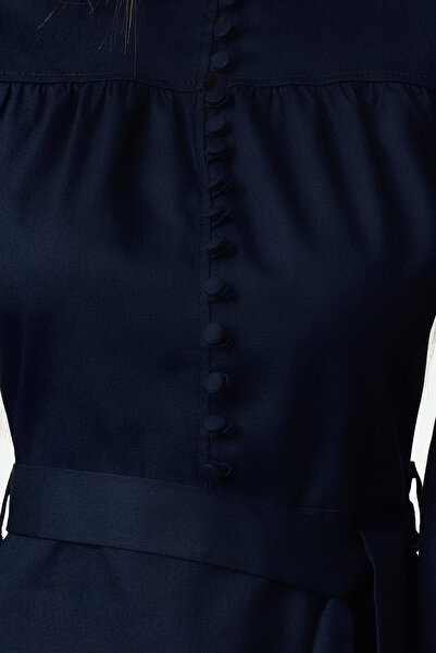 Trendyol Collection Sötétkék magas galléros szőtt ruha TWOAW22EL1346