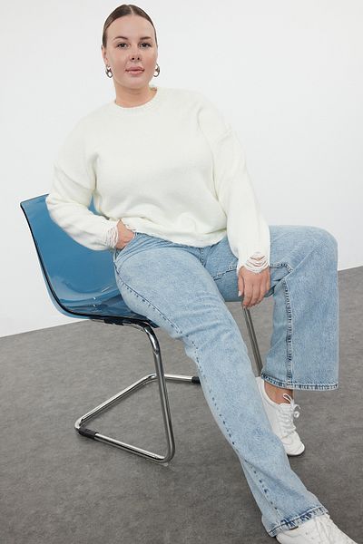 Trendyol Curve Crew Neck Ecru Knitwear Sweater - Destroy Detail, TBBAW25AN00024