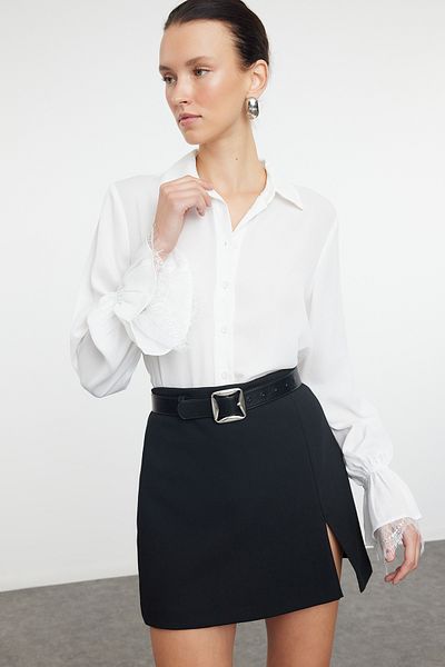 Trendyol Collection Koszula z tkaniny w kolorze ecru z koronkowymi detalami i rękawami Regular Regular Fit Twoaw25Go00039