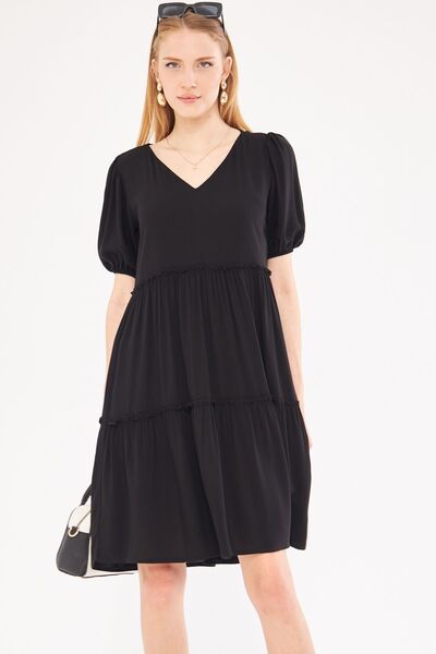 armonika Kadın Siyah V Yaka Kısa Kol Desenli Fırfırlı Elbise ARM-24Y001014