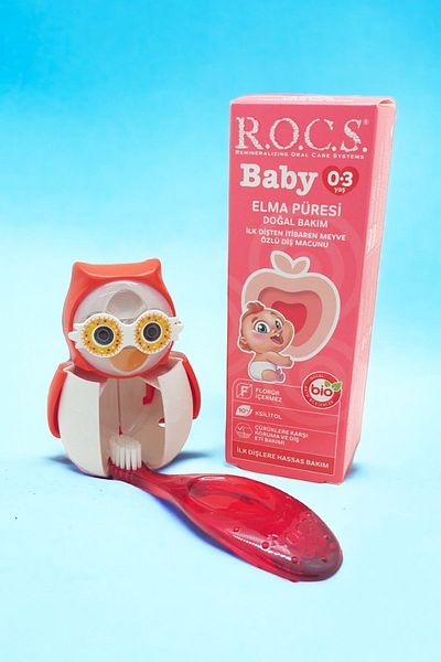 R.O.C.S. مجموعة العناية بالبومة من روكس - معجون أسنان للأطفال + فرشاة أسنان + حاوية تخزين على شكل بومة زعنفة