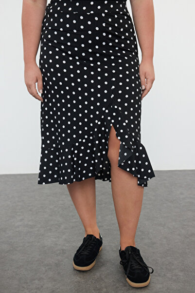 Trendyol Curve Černý puntíkovaný potisk A-Line pletená sukně větší velikosti Tbbss22Et00001