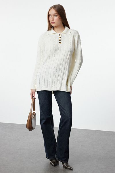 Trendyol Modest Cremefarbener Strickpullover mit geflochtenem Haar - TCTAW25AK00033