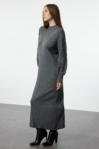 Trendyol Modest Áttört bordás kötöttáru ruha - antracit, TCTAW25EB00005