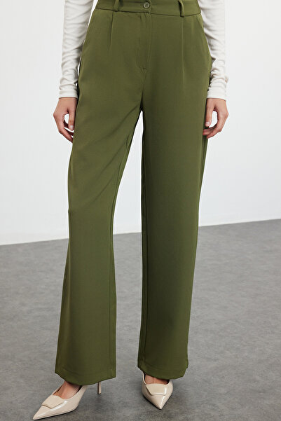 Trendyol Collection Tmavě khaki kalhoty s vysokým pasem, širokými nohavicemi a plisovanou tkaninou TWOAW21PL0076