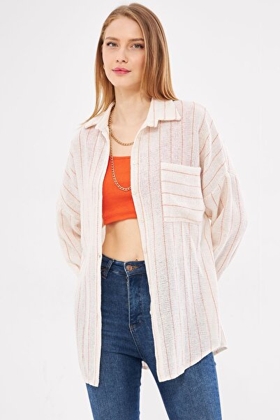 armonika Světle oranžová pruhovaná oversize dámská košile – dlouhý rukáv, detail kapsy, zadní plisovaná – ARM-24Y001053