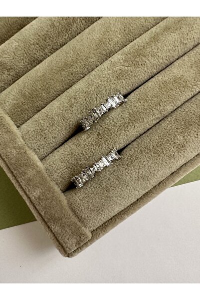 ringbox Gümüş Renkli Baget Taşlı Tamtur Yüzük