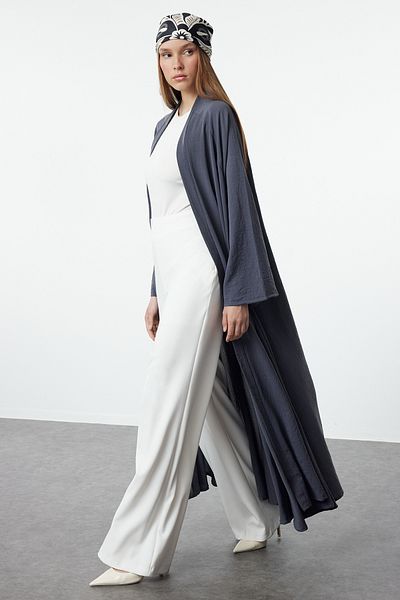 Trendyol Modest Anthrazitfarbenes, zerknittertes Gewebe - Mütze, Ferace und Abaya TCTSS24KF00047
