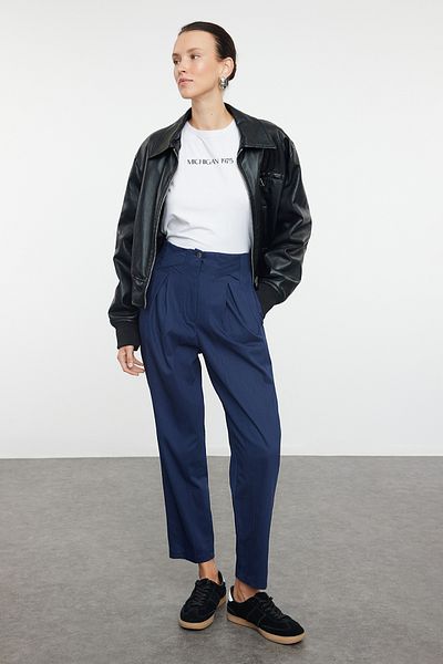 Trendyol Collection Sötétkék pamut sárgarépa mintás csíkos részletes szövött nadrág TWOAW22PL0342