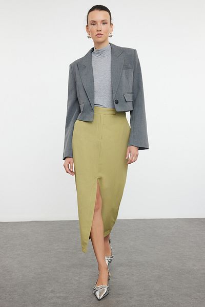 Trendyol Collection Khaki Premium Midi-Webrock mit geradem Schlitz vorne TWOSS24ET00071