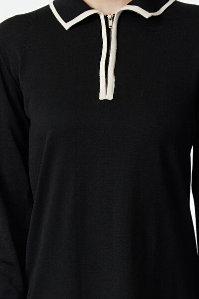 Trendyol Modest Czarna sukienka z dzianiny w kolorze ecru, zapinana na zamek - TCTAW25EB00032