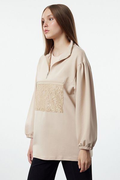 Trendyol Modest Hellbeige Sweatshirt mit Brode-Taschendetail - TCTAW25UK00000