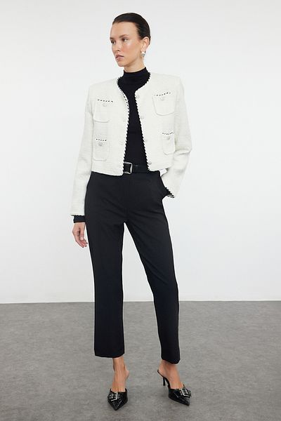 Trendyol Collection Schwarze Basic-Zigarettenhose aus gewebtem Stoff mit schmalem Bein TWOSS19ST0038