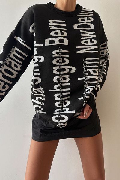 Balenbi 1054 Pulover de damă tricotat supradimensionat, cu model de text negru, cu detaliu rupt